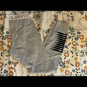 [Savage Fenty] leggings